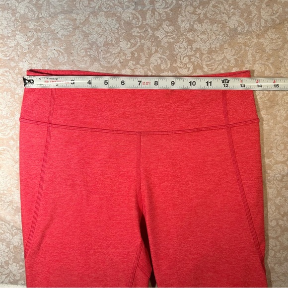 Outdoor Voices ~ Pink Flamingo 3/4 Warm-Up Stretch Leggings in size Medium - Picture 6 of 9
